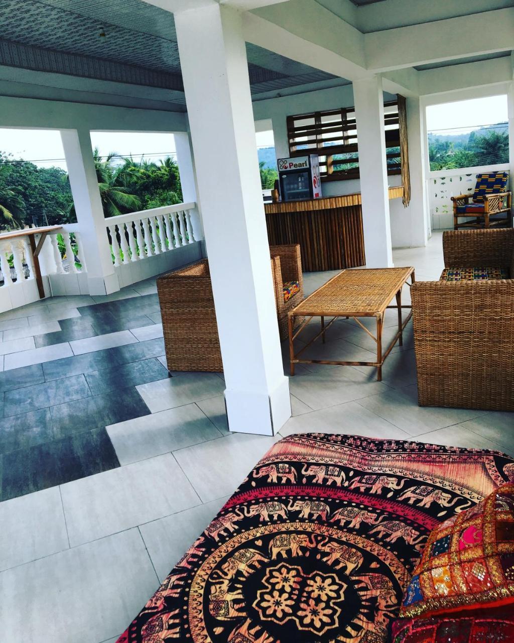 Serenity Haven Lodge Busua Eksteriør bilde