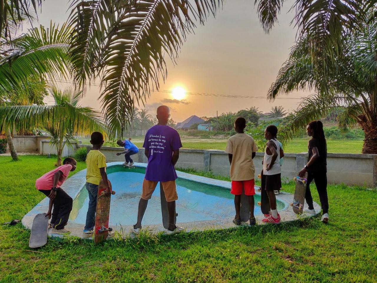 Serenity Haven Lodge Busua Eksteriør bilde